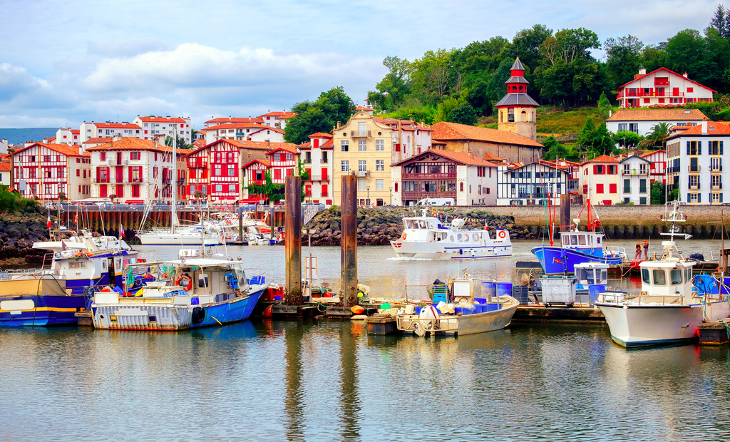 De vissershavens van de Baskische kust